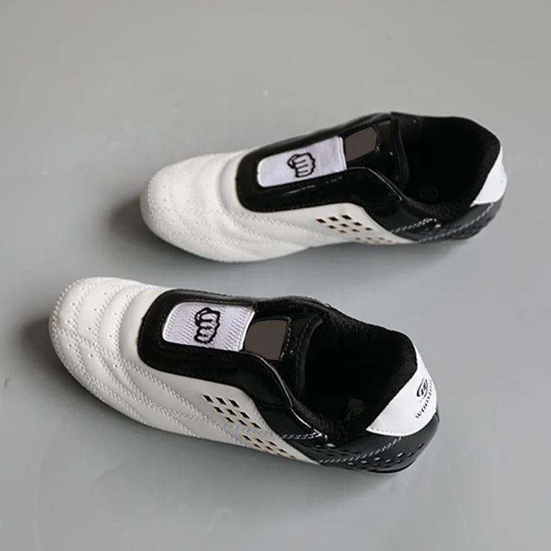 
Factory supply Best Quality Customized LOGO HOT sale adult children kung fu karate tai chi martial art training taekwondo shoes 
