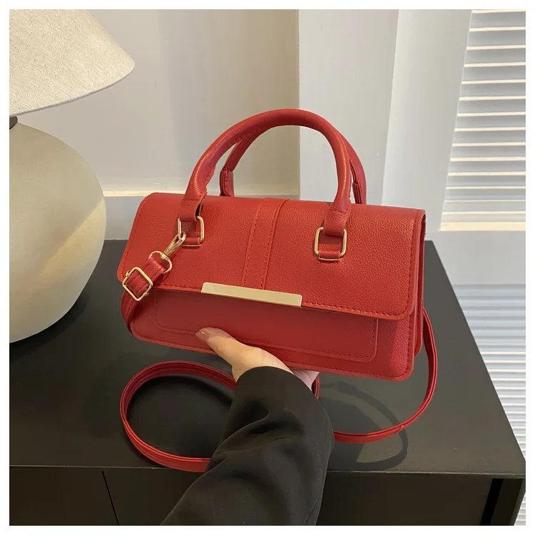 2024 New Design Pu Leather Ladies Designer Bags Famous Brand Women Handbags Braided Hand Luxury Handbags For Women Famous Brands