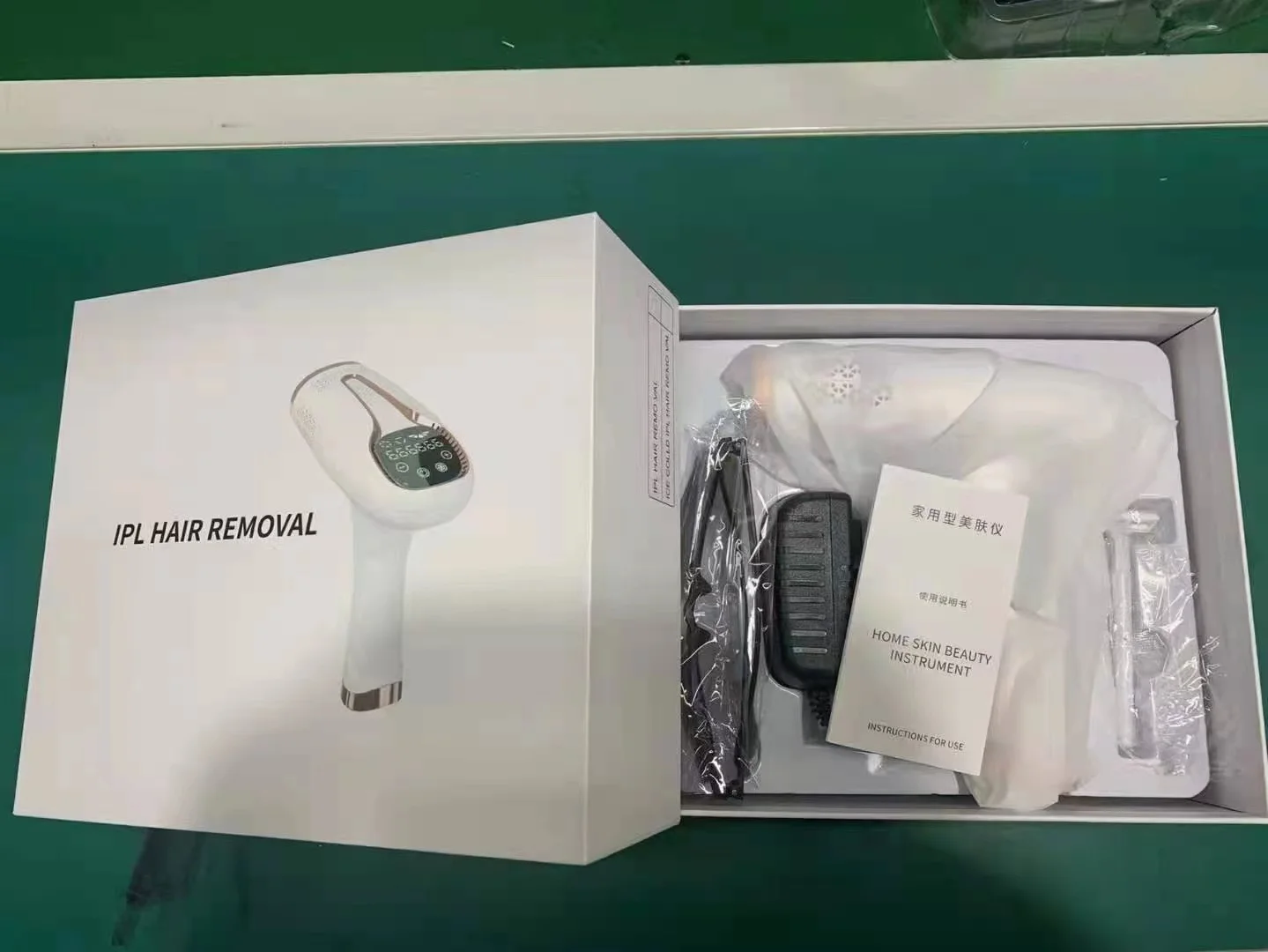 2022 New Hair Removal Appliances Hand Held Laser Hair Removal Device For Women Permanent