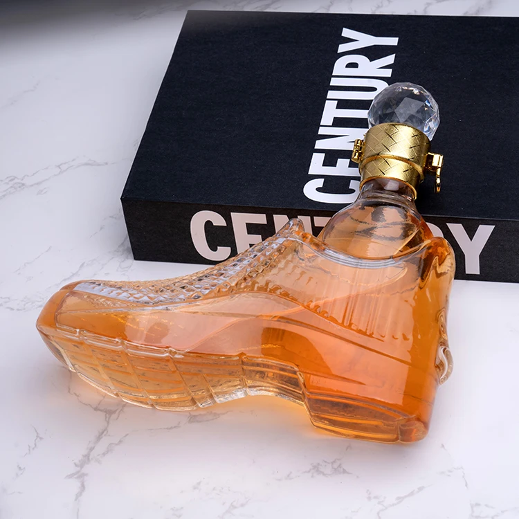 Hand Blown Fancy Shoes Shaped Borosilicate Glass Whisky Glasses Wine Decanter Bottles Glass Decanter Set