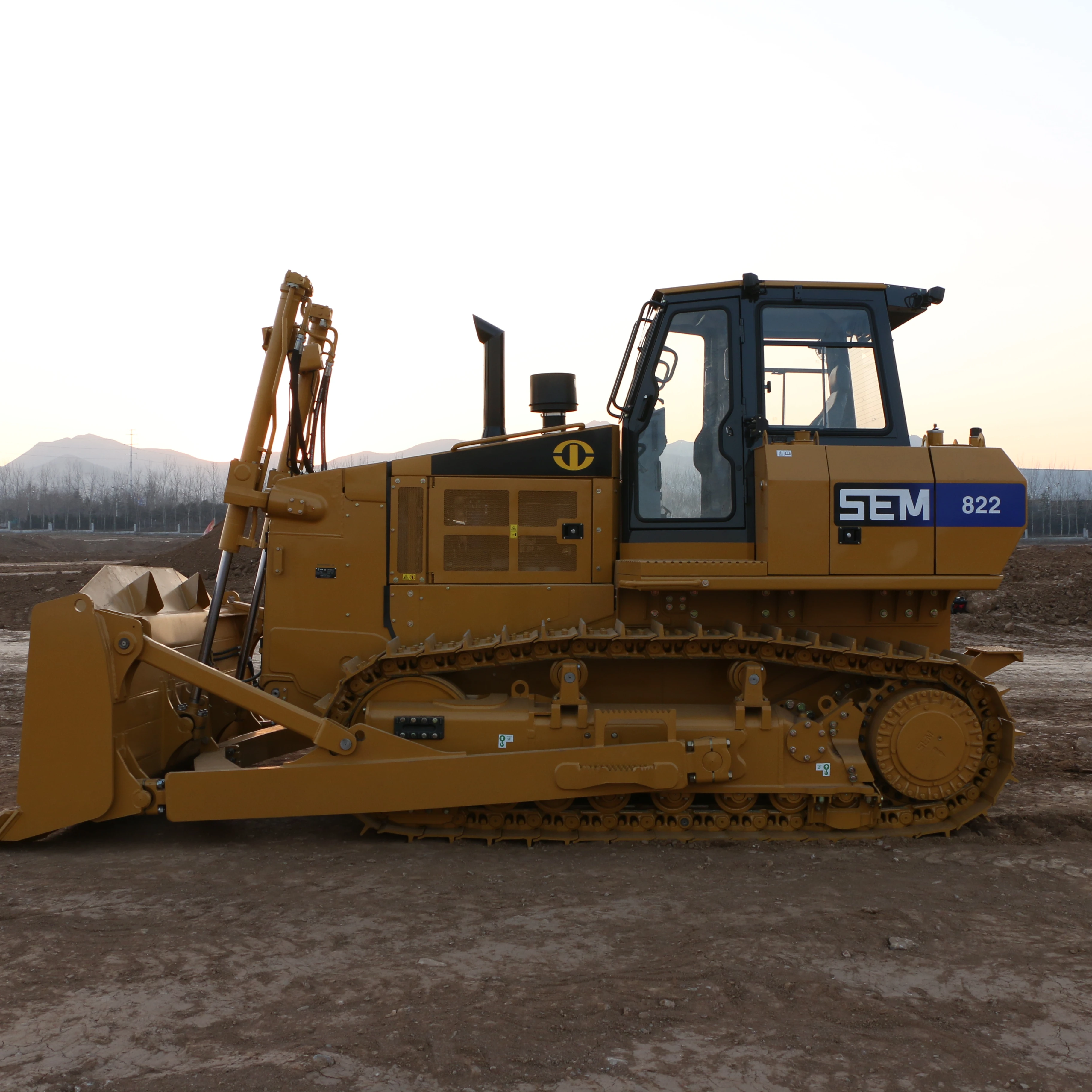 Китайский поставщик гусеничный бульдозер SEM 822F с задним рыхлителем