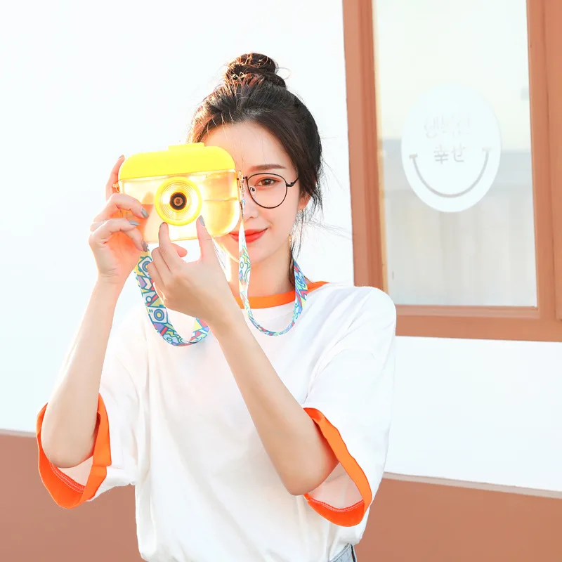 Cute camera cup portable carrier for children suction nozzle plastic cup wholesale