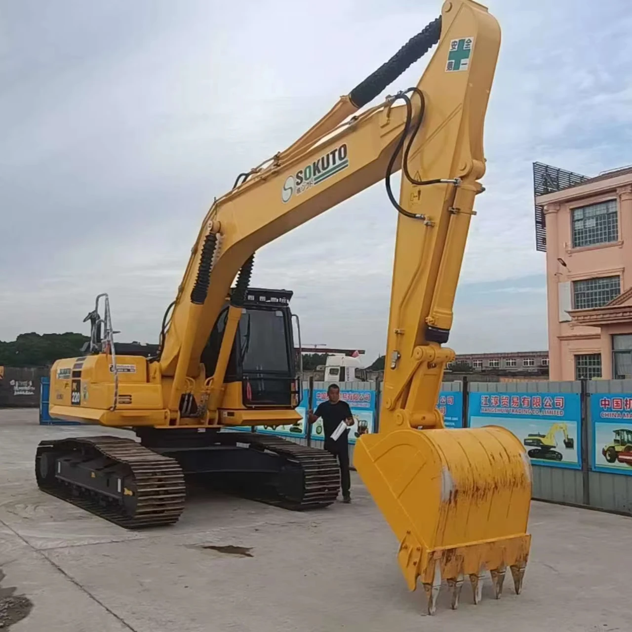 High Quality Komatsu Machinery Used Komatsu Pc220-8 Excavators With Original Komatsu Design For Construction Mining In Shanghai