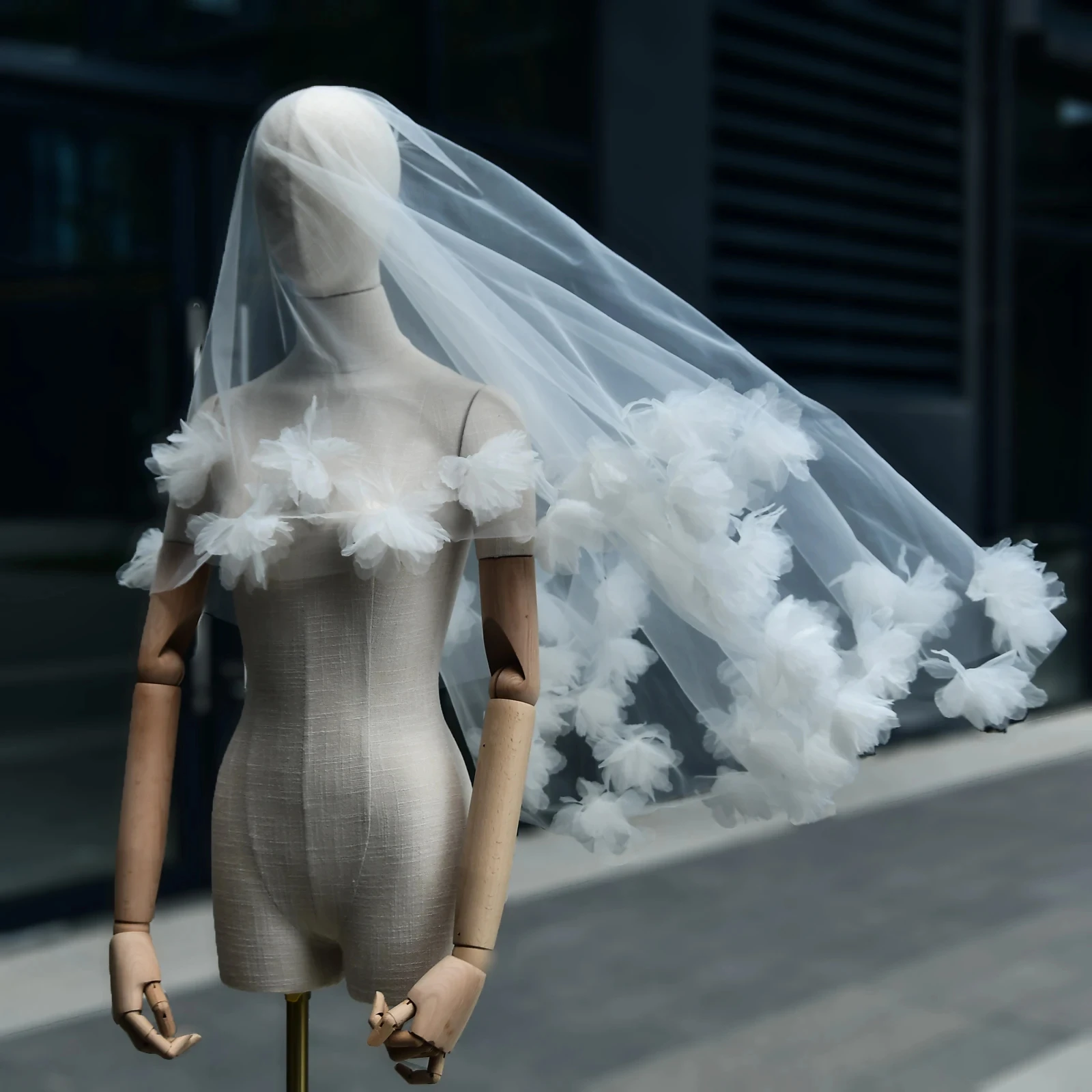 LUOXIN Short Bridal Veils 2 Tier Wedding Veil Drop Style 3D Floral Detachable Blusher Veil