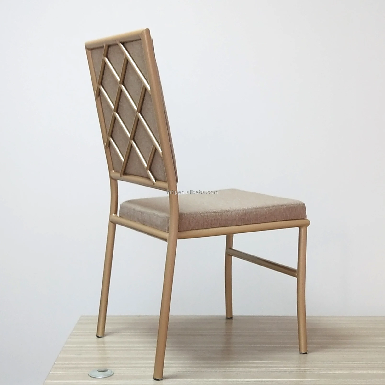 Алюминиевая Штабелируемая Золотая мебель для отеля, банкетный стул для свадебного торжества