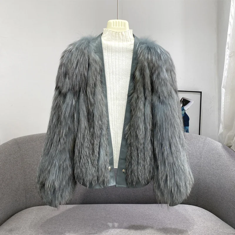 Models Show Latest Design Short Deep V-Neck Collar Natural Silver Fox Fur Coat Long Sleeve Single Button Fur Coats For Ladies