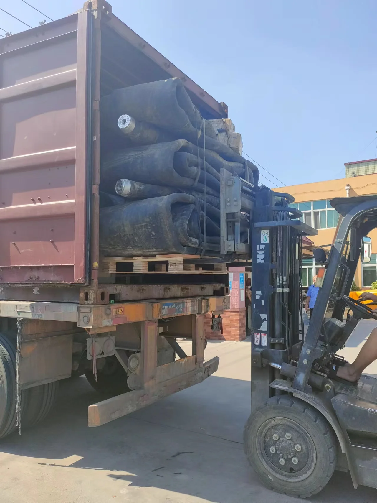 Factory Hot Sale Hot Selling Marine Tools Bateaux Barge Floats Pontoon Airbags