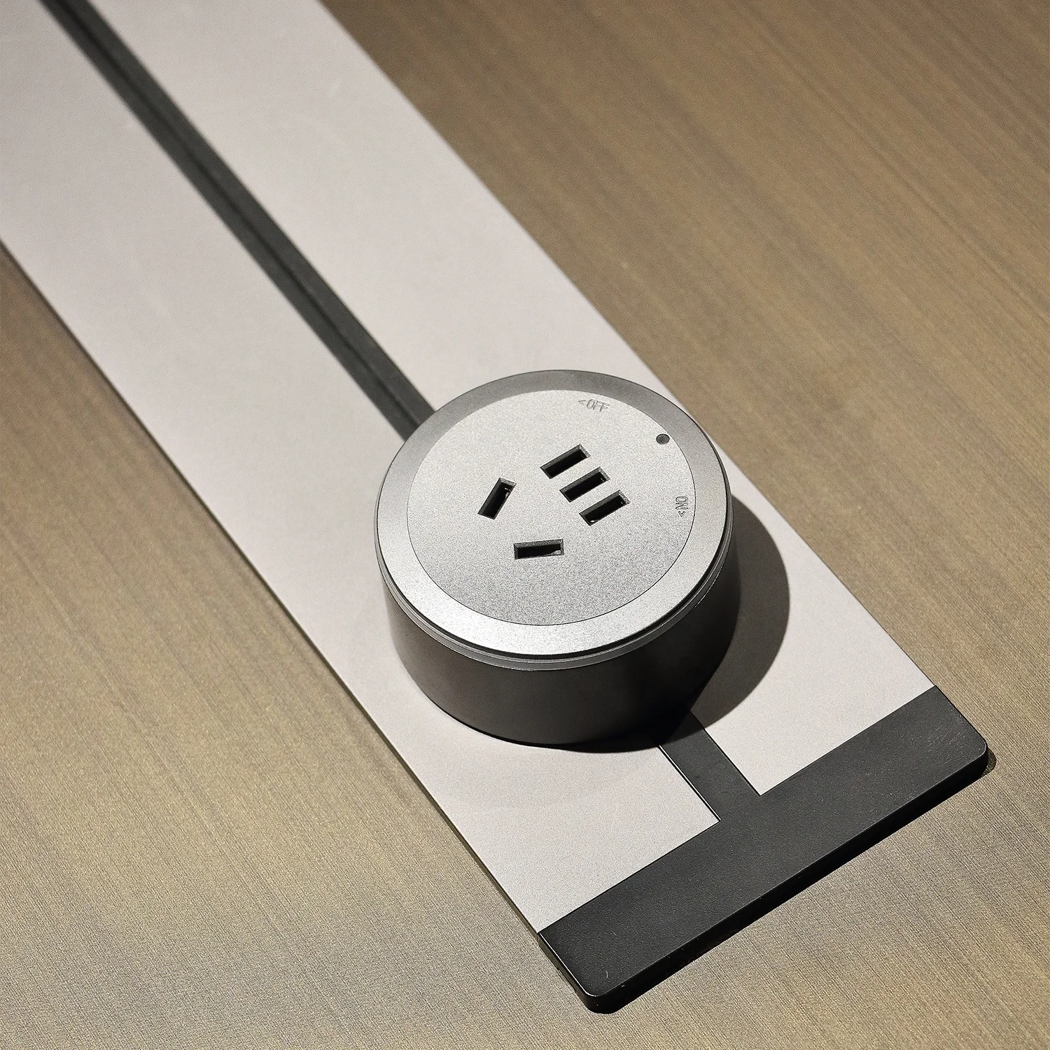 Luxury Furniture Design Escritorio De Oficina MDF Executive Office Table CEO Office Desk Set with Code Lock