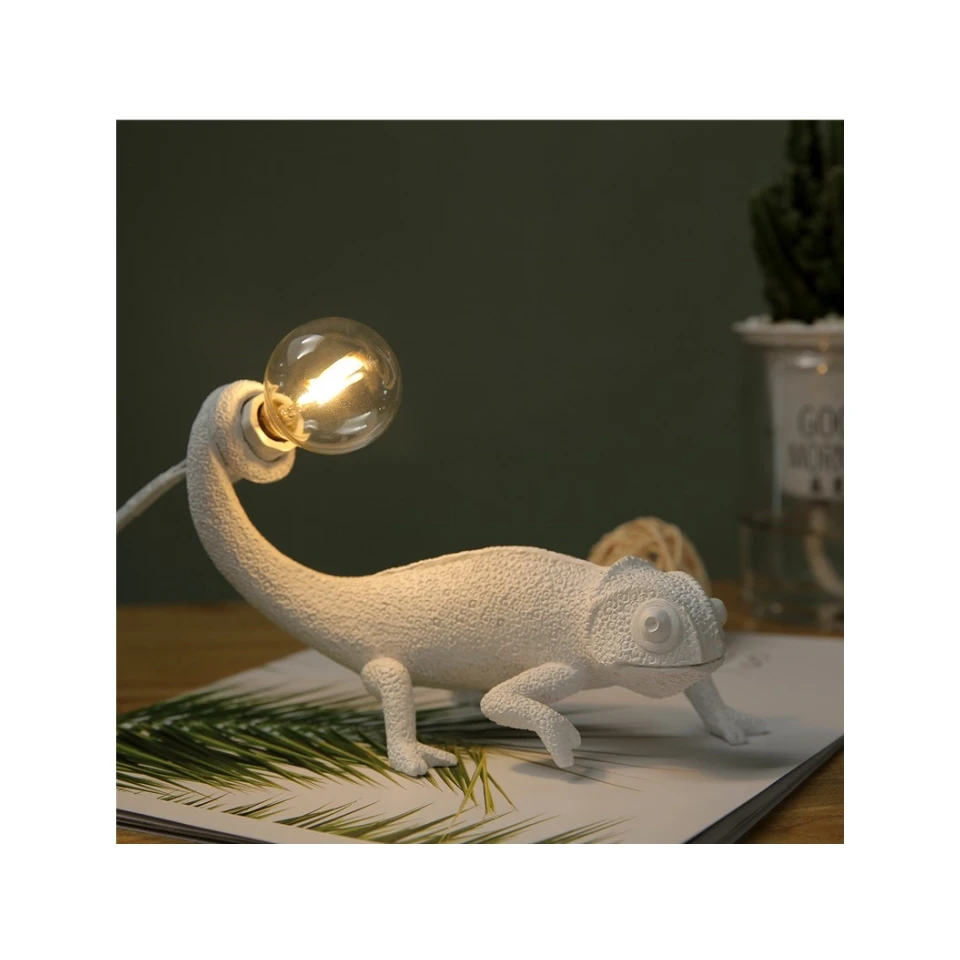 Nordic chameleo Lizard Desk Light Modern Cute LED Resin Animal Chameleon Table Lamp Children Bedroom Bedside Deco Light Fixtures