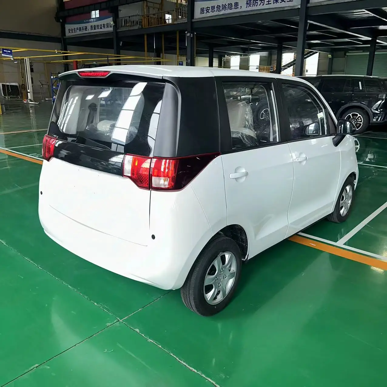 Прямая Продажа с завода Дальний диапазон 330 км правосторонний автомобиль 4 колеса высокоскоростные мини-автомобили