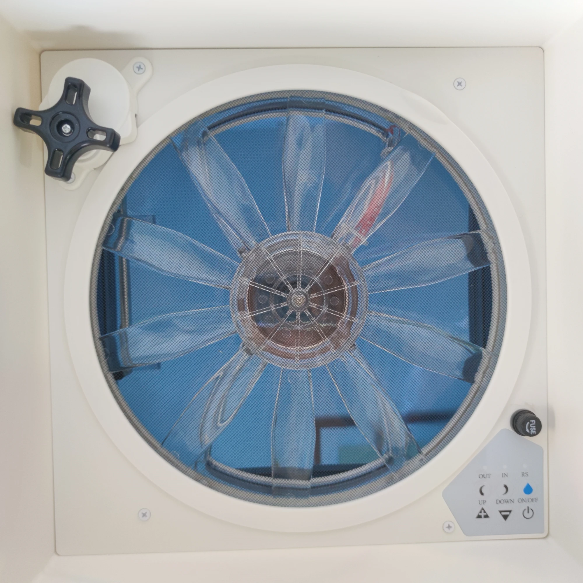 MAYGOOD top quality MG22RH RV Roof Hatch 280x280mm manual operation for caravan and trailer