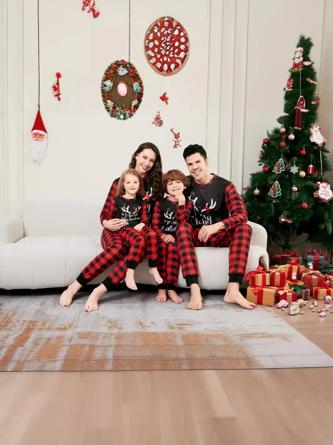 2024 Wholesale New Design Christmas Clothes Set Winter Parent-Child Home Clothing Long-Sleeve Xmas Cartoon Pajamas