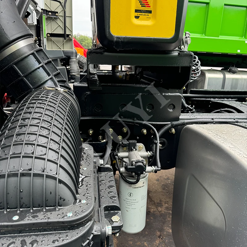 LUYI Made In China New Brand Shacman X3000 6*4 430Hp Euro2 Euro5 Weichai Engine Light Tractor Truck