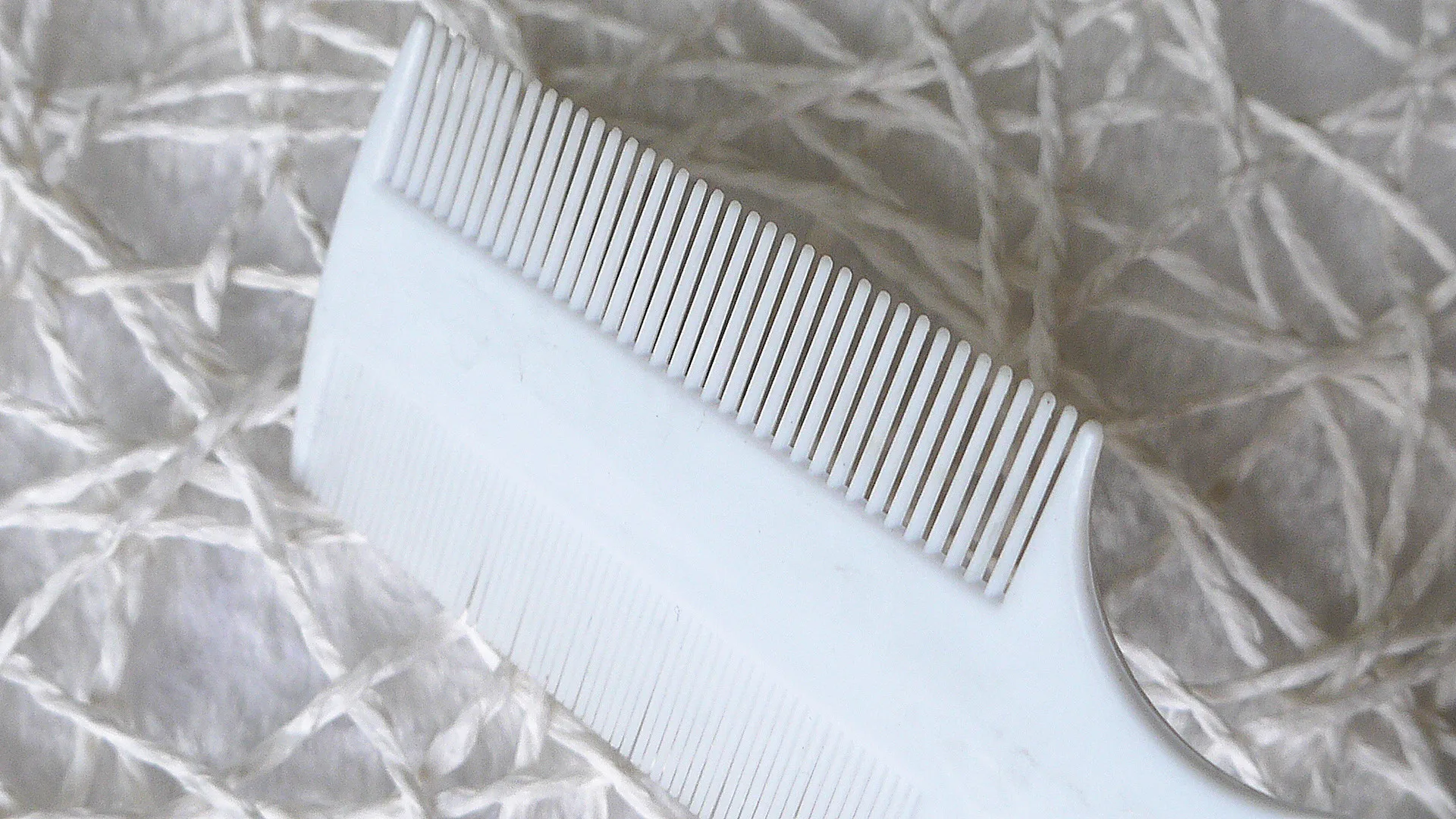 Long Handle Plastic Double Sided Lice nit Louse Tick Flea Comb With Coarse And Fine Teeth In One