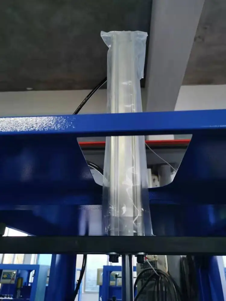 Best Semi Automatic Blow Pet Bottle Machine with Preform Auto Loading and Bottle Auto Loading