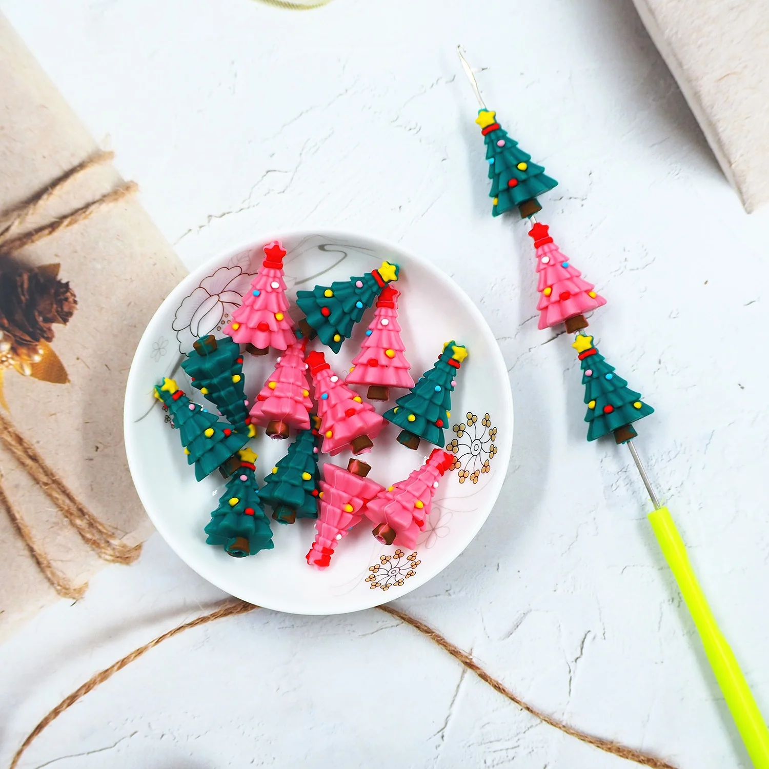 High Quality Easy String Jewelry Making DIY Pen KeyChain Bracelet Christmas Tree Silicone 3D Focal Beads