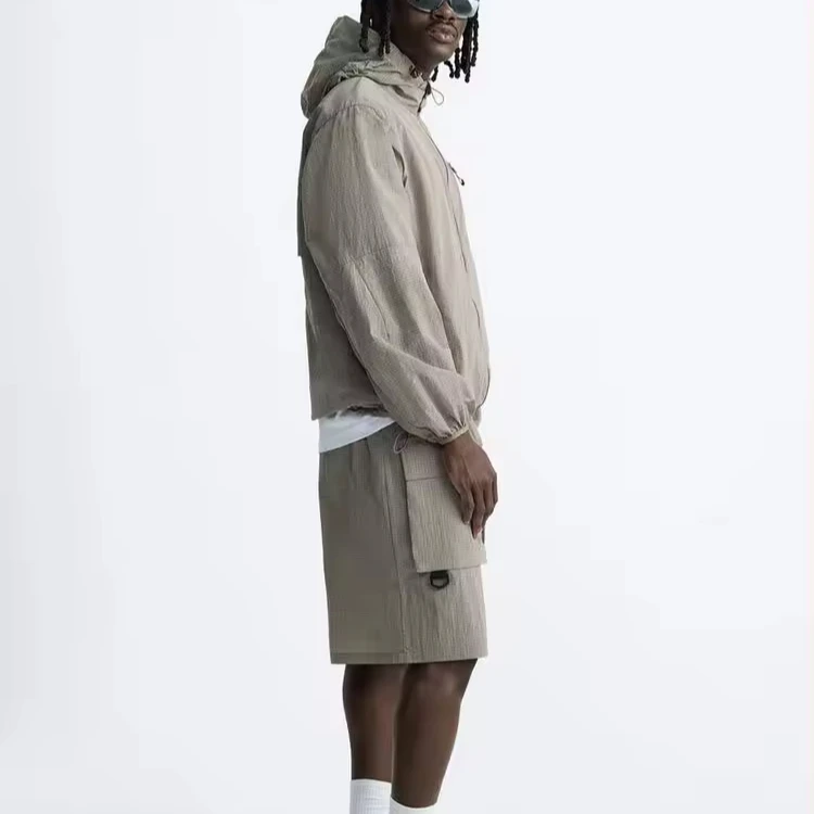 Custom High Quality Nylon Material Wind Breaker Tracksuit Embroidery Logo Windbreaker Tracksuit With Reflective Piping for Men