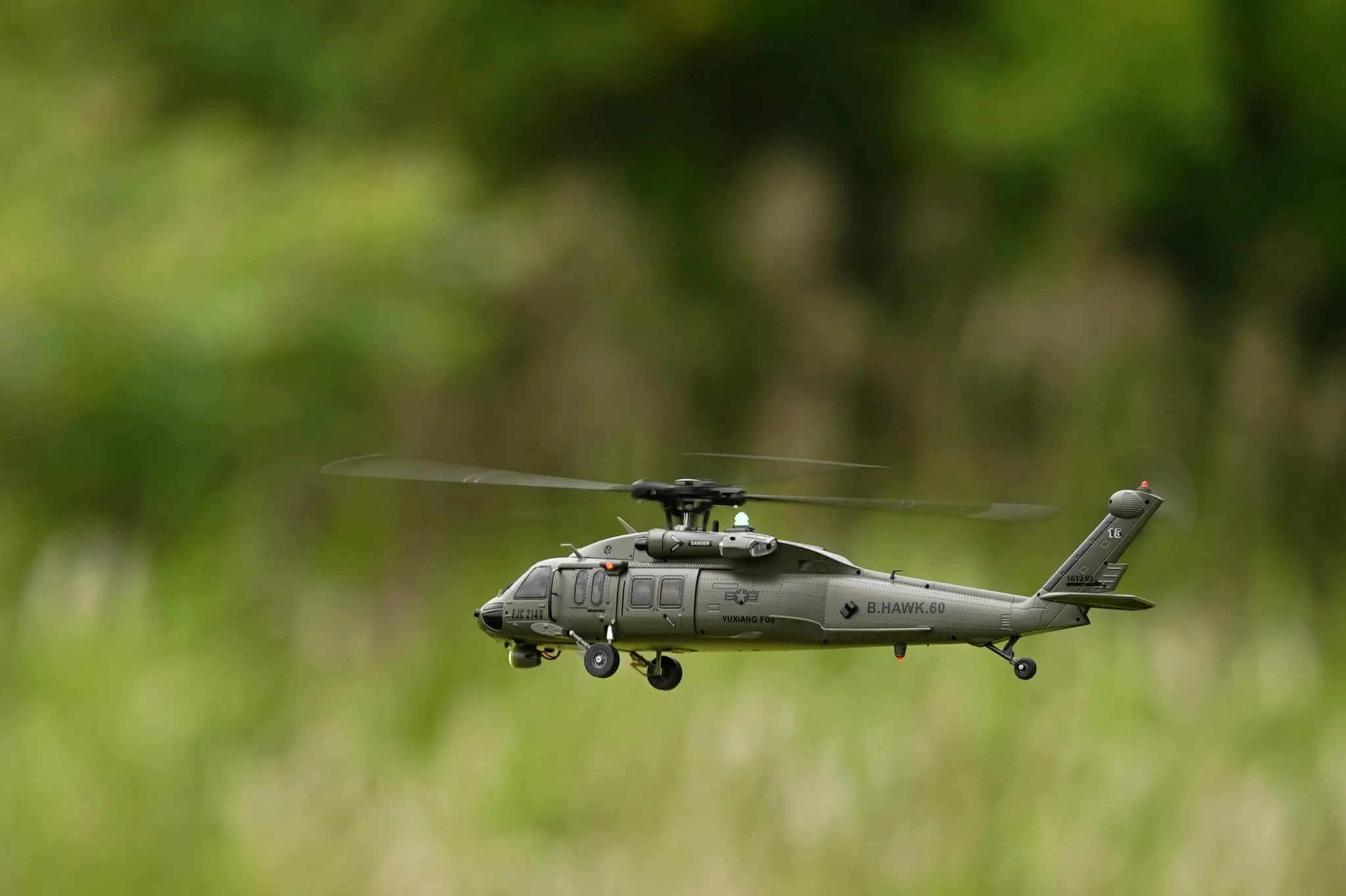 Flytec F09 2.4G 6CH 3D 6G System Dual Brushless Direct Drive Motor 1/47 Large Size Flybarless RC Helicopter