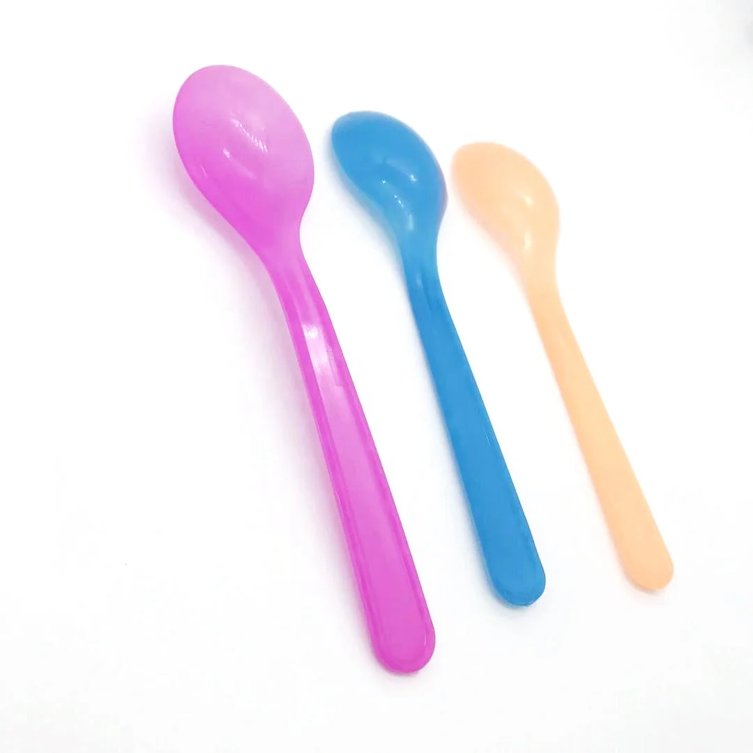 Direct Selling Novelty Customizable colors Children Long Handle Plastic Spoon