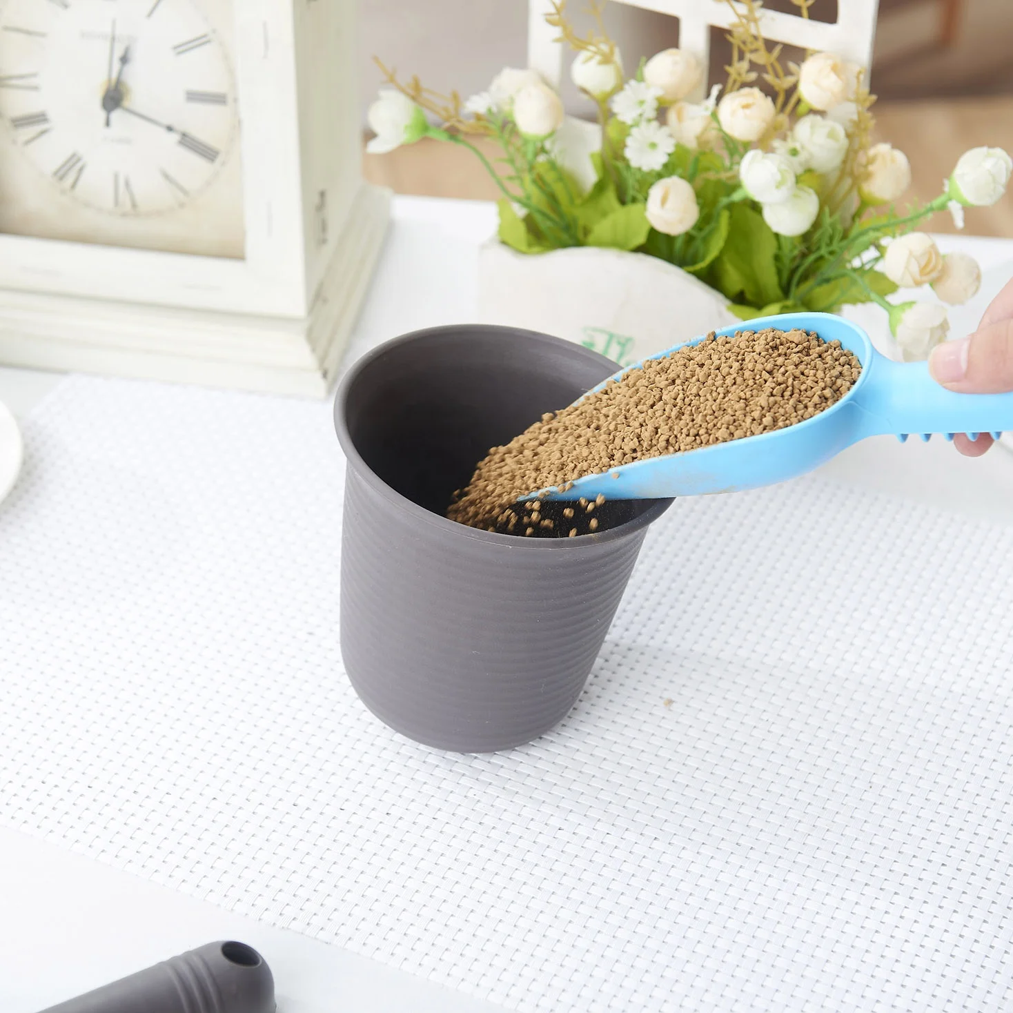 Mini Home Garden Tools Flower Vegetables Soil loosening Small Plastic Pet Scoop Hand Shovel Spade