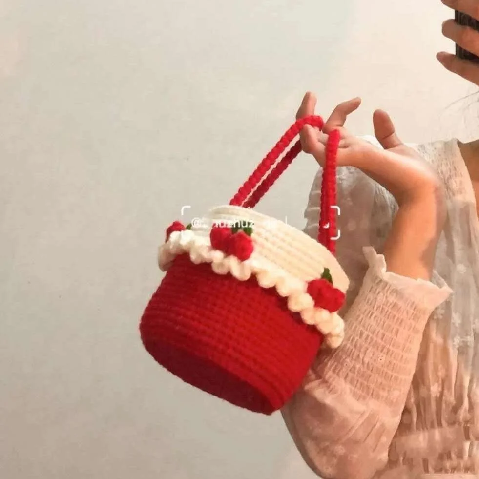 Love knitting bag crochet material bag handmade Braiding bucket diy strawberry bundle mouth package send male and female friends