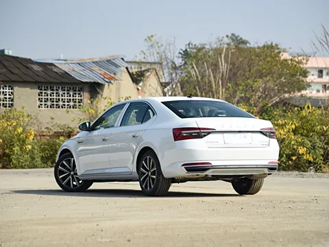 2025  new car SKODA SUPERB with high quality TSI280 gasoline avto 5seater midsize car