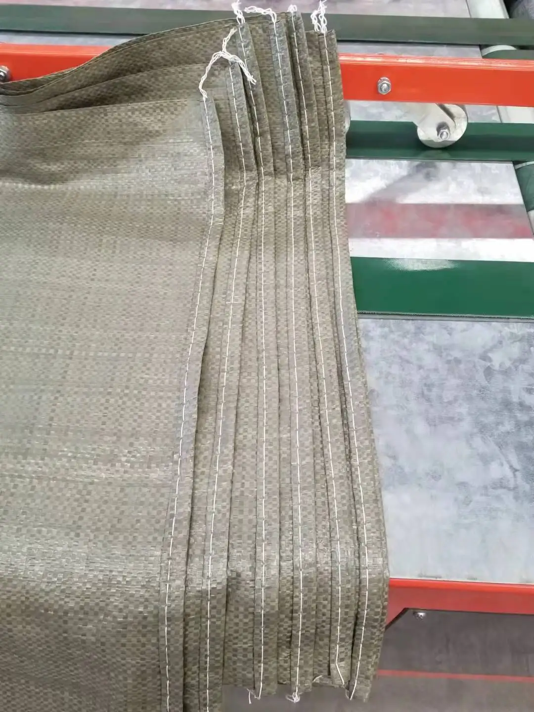 Full Automatic air dunnage pp woven & kraft paper logistics outer bag sewing machine