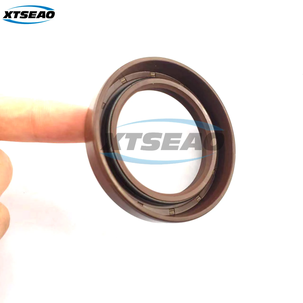 XTSEAO  TC oil seal standard OEM  size 40*52*7 /25*45*7/35*45*8/30*50*7/42*52*7 nbr fkm fpm rubber for car truck