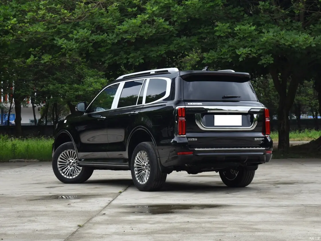 Large SUV Tank 500 Twin turbocharged engine 360 Horsepower 500 torque Aluminum alloy Engine cylinder