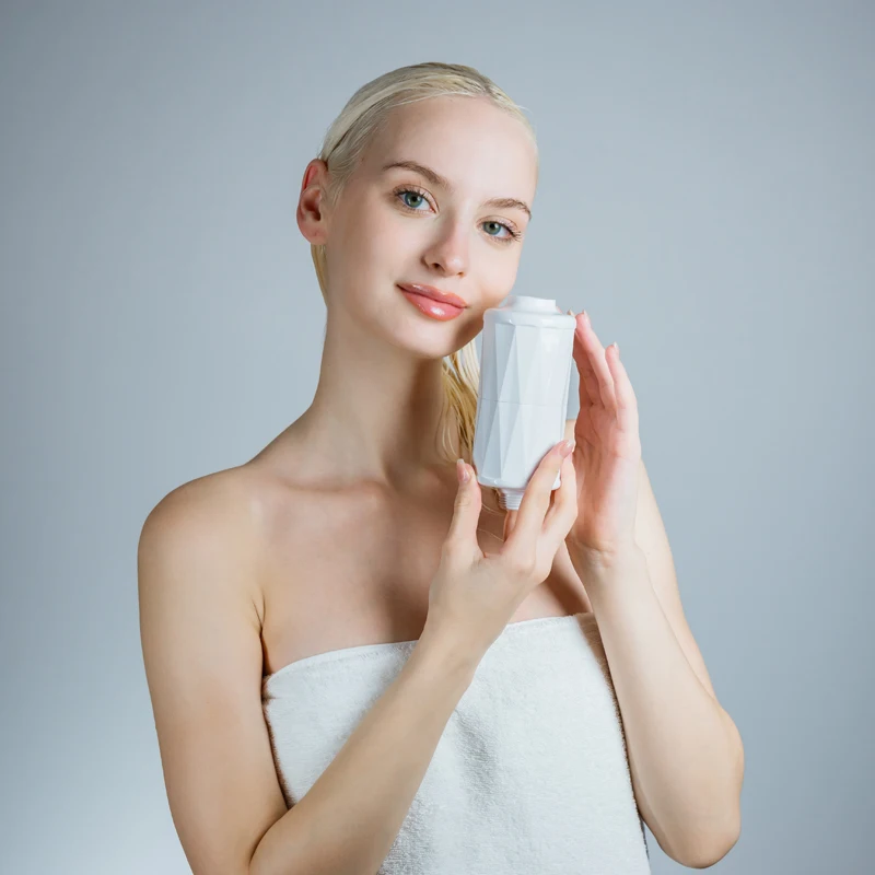 High Output Luxury Diamond Design Bathroom Shower Filter Lemon Scent Shower Head PP Filter Multi Layer Shower Filter