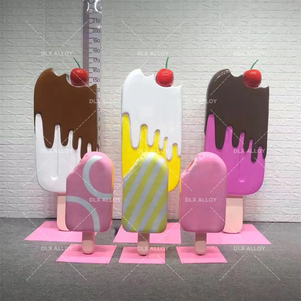 Outdoor Fiber Glass Artificial Giant Ice Cream Cones Sculpture For Party Decoration