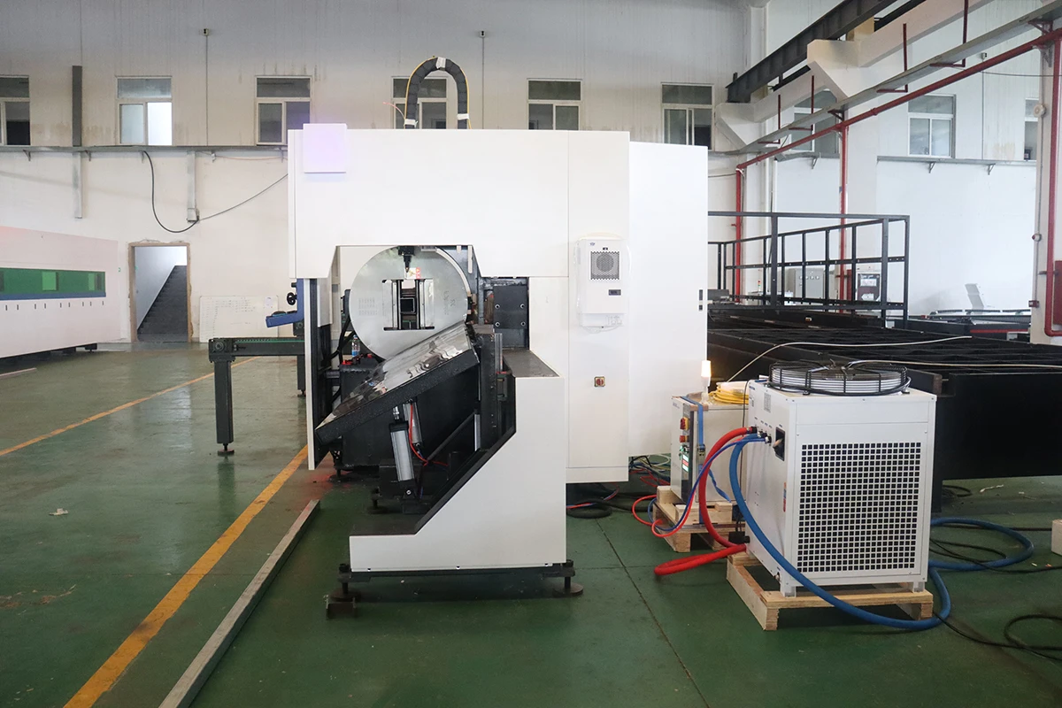 New Type Laser Pipe Cutting Machine 12000W for 13m Tube Cutting