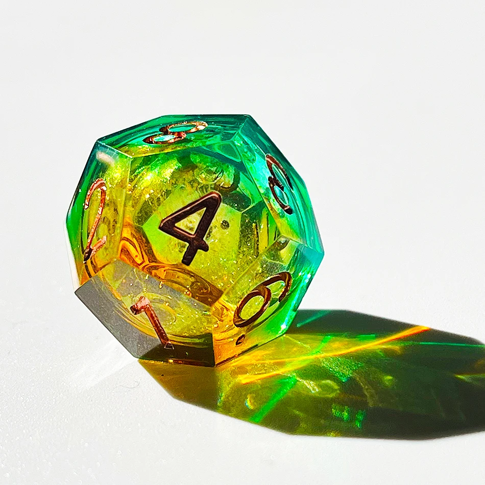 Handmade Green and Yellow Gradient  Resin New Style Sharp Liquid Core Factory Dnd Game Dice Set
