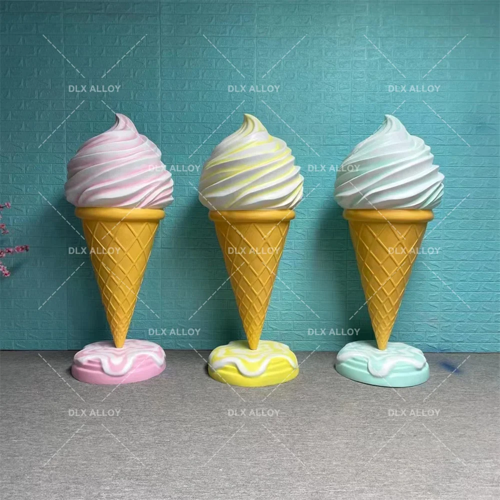 Outdoor Fiber Glass Artificial Giant Ice Cream Cones Sculpture For Party Decoration
