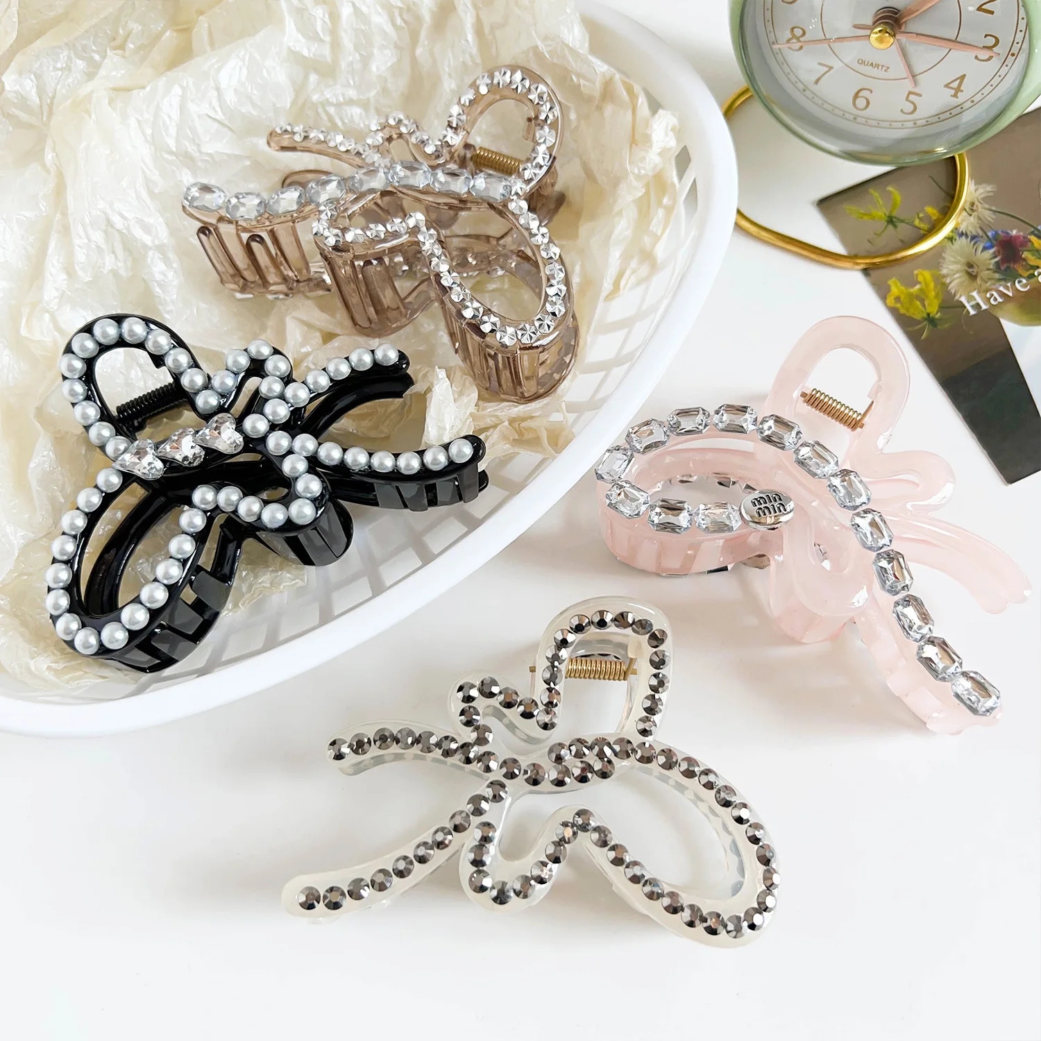 Hot Selling Crystal Diamond Butterfly Hair Claw Clip Girls Elegant Pearl Jaw Clip Women Luxury Date Party Hair Accessories Gifts