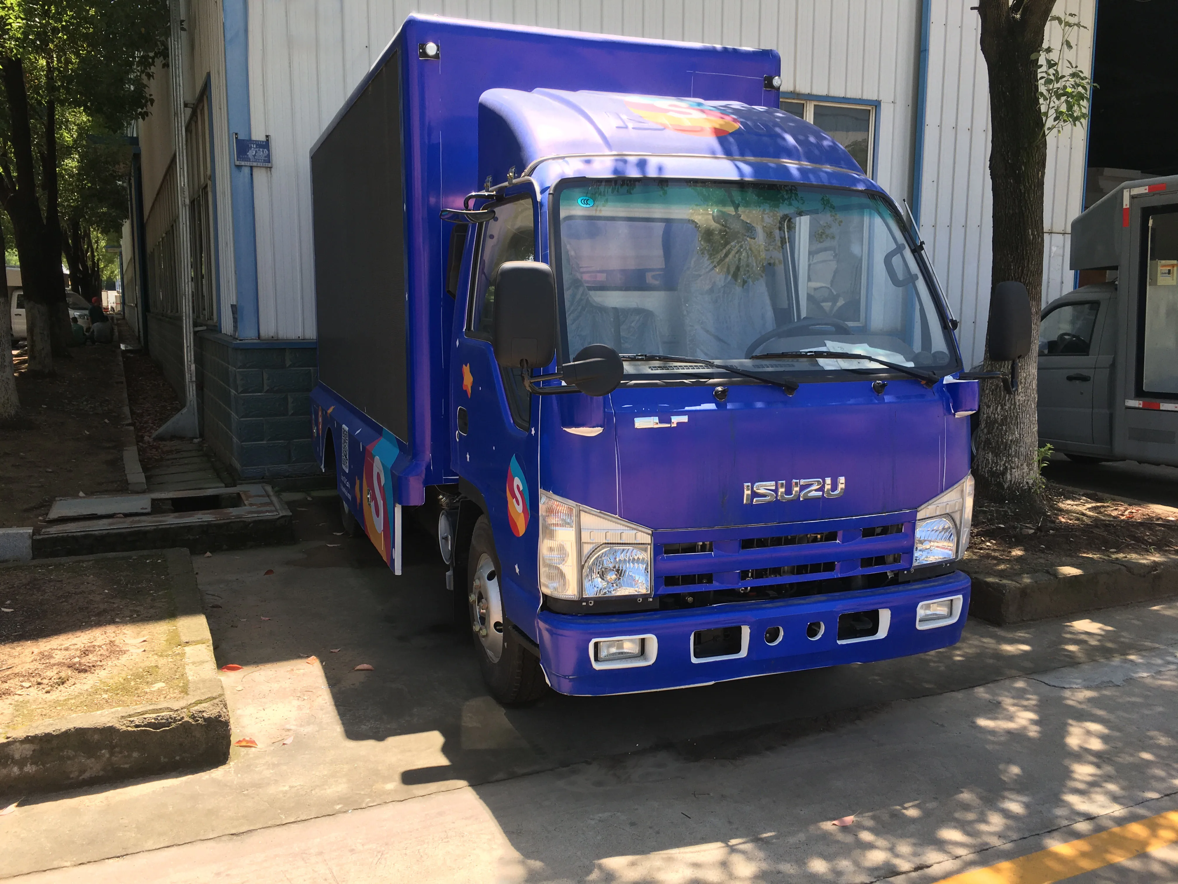 Isuzu 4*2 116HP LED Full Color Advertising Truck mobile advertising trucks for sale