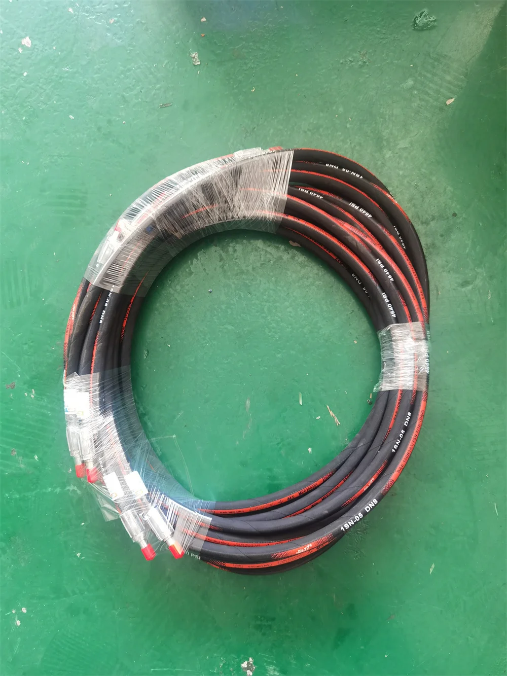 High Pressure Oil Pipe Two Layer Steel Wire EN 853 2SN Synthetic Rubber Hydraulic Hose