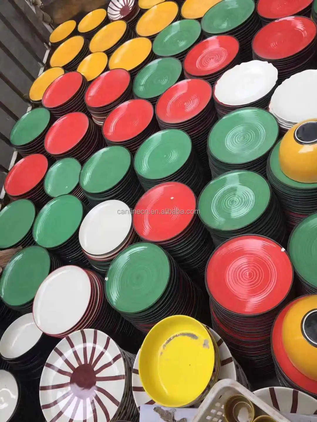 Factory wholesale low-price colored glazed ceramic bowls sold by ton