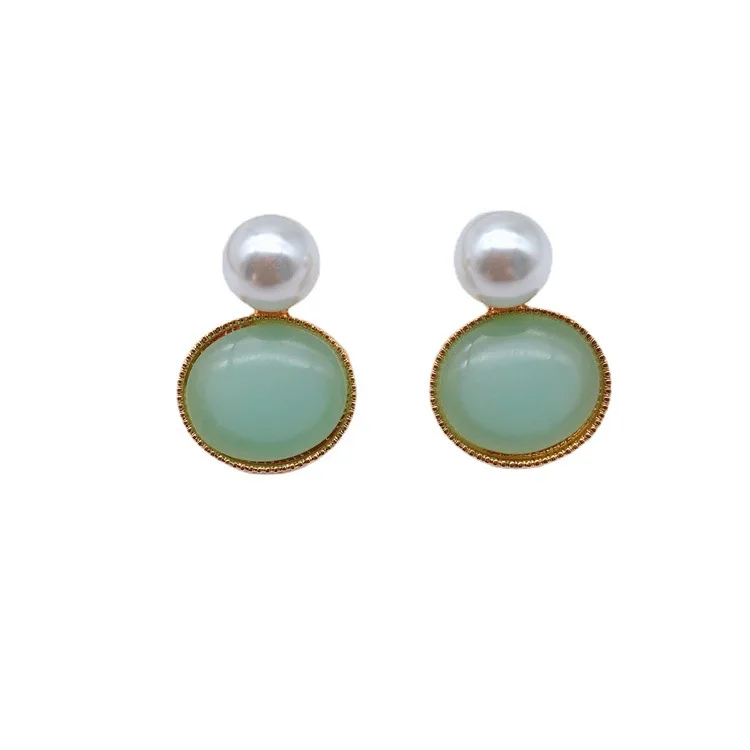 Retro antique Hanfu palace gemstone pearl green non-pierced invisible ear clip