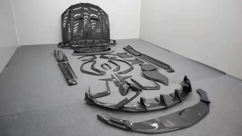 High Quality Dry Carbon Wet Carbon Fiber Full Body Kit For TopCar Design  URUS   Perfect Fitment