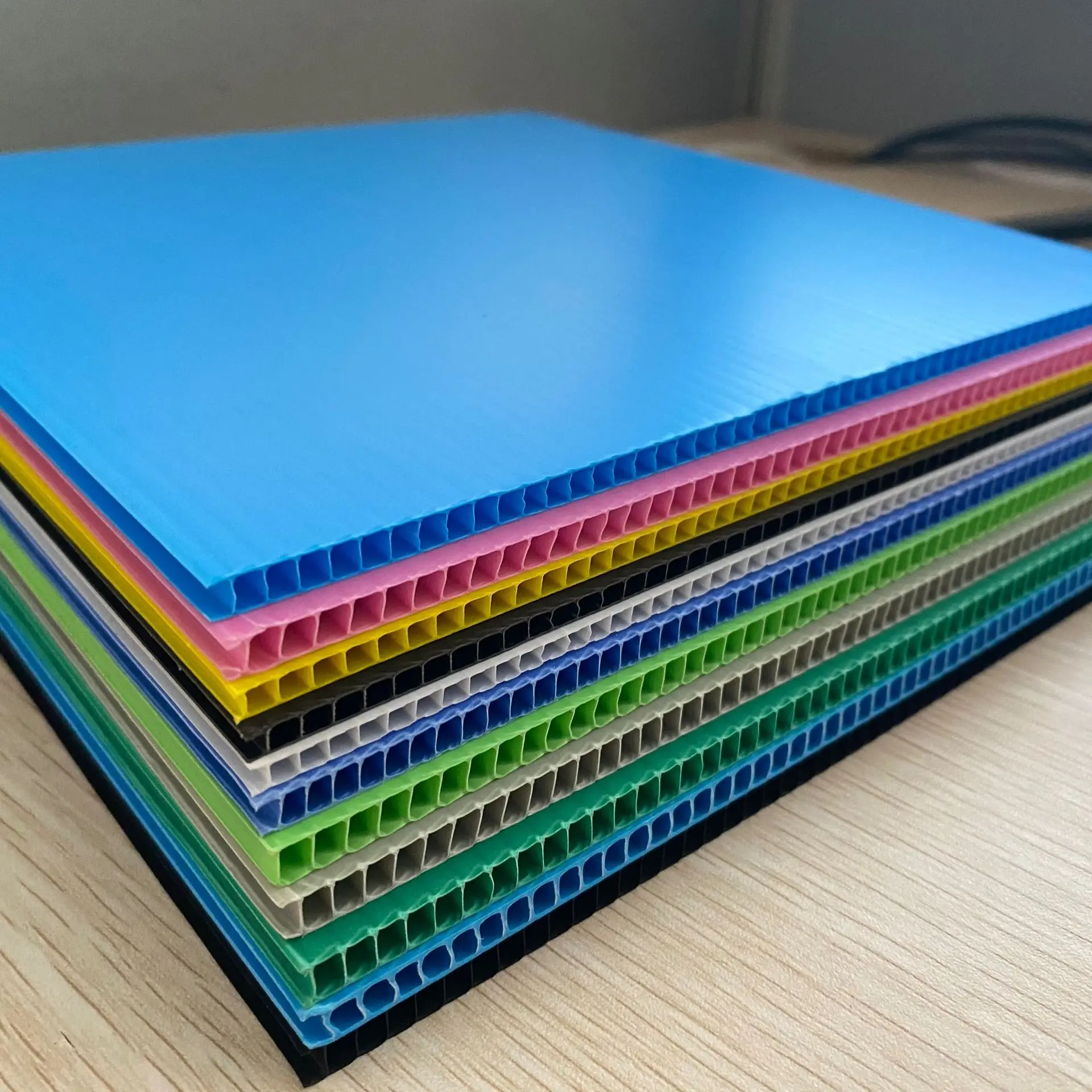 Twin Wall PP Corrugated Cartonplast board Plastic Sheet