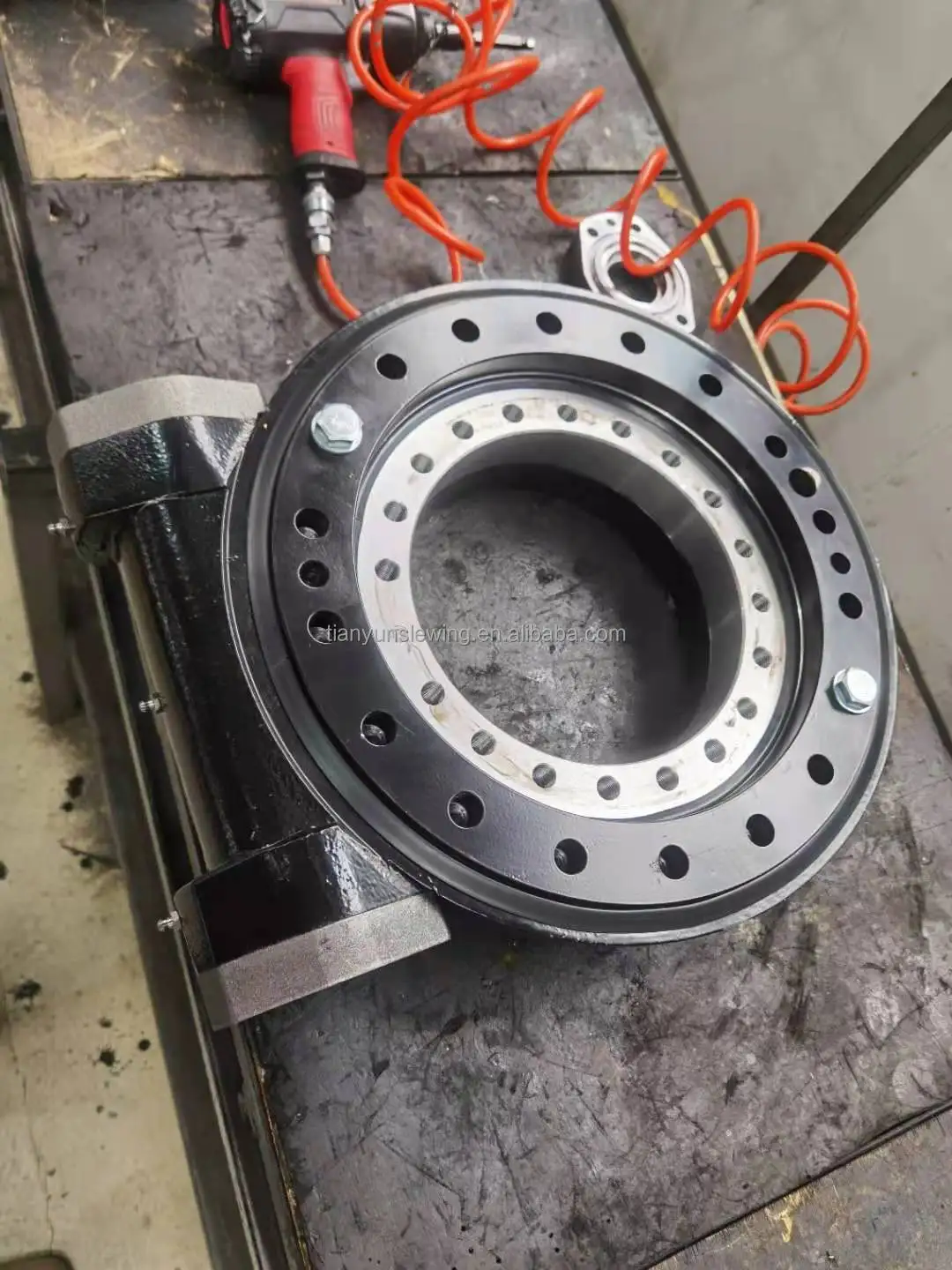 Large Spot Single Axial Gear Drive SE12 Slewing for Solar Tracker