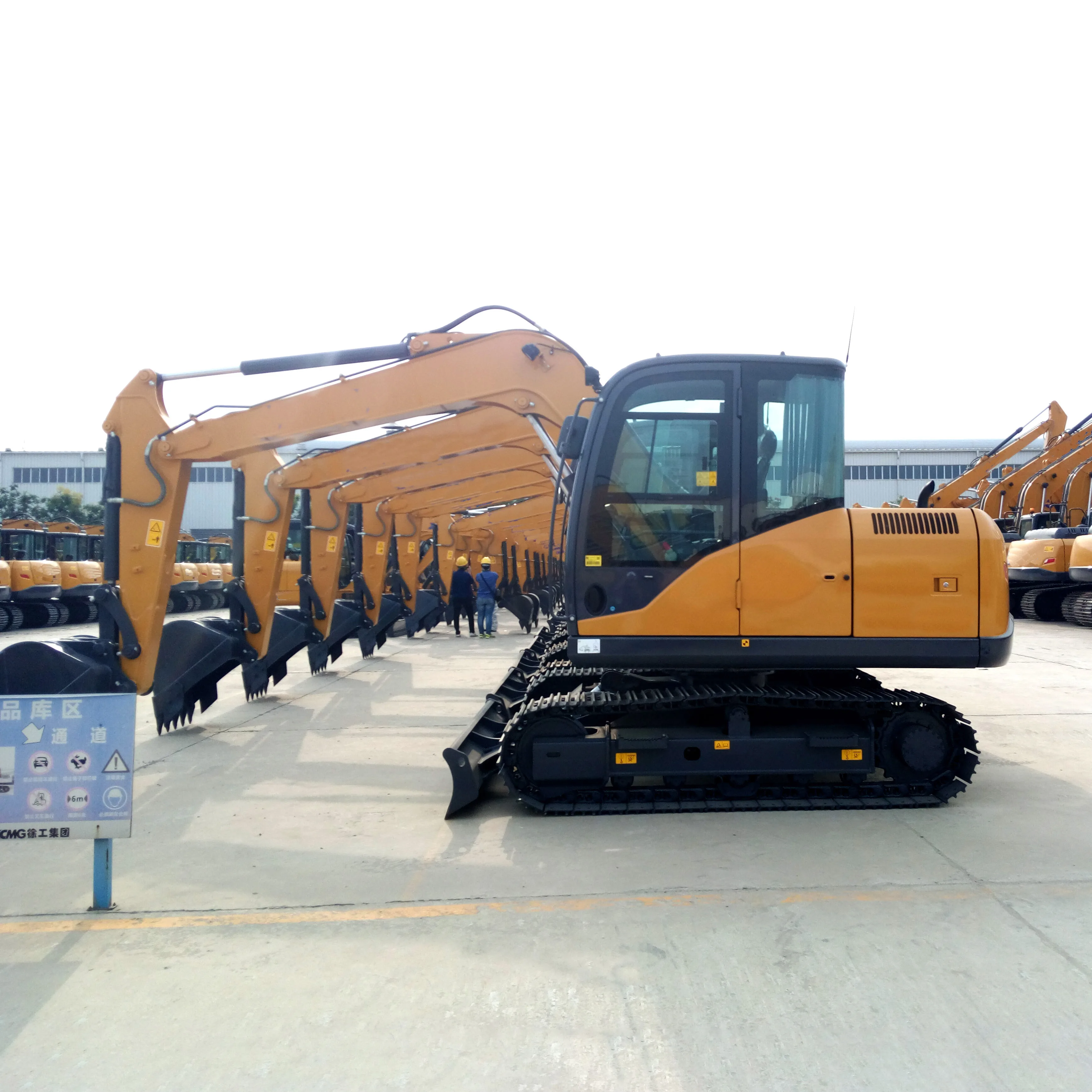 Hot Selling 8 Ton Small Crawler Excavator  XE80D with break hammer with Good Product Quality