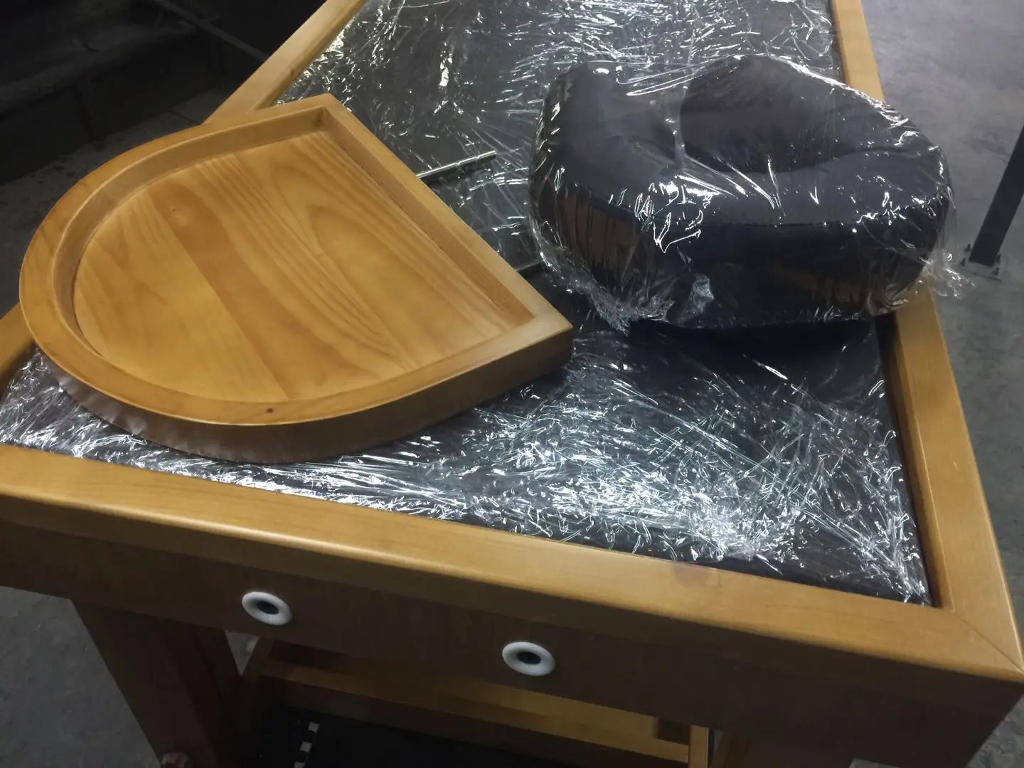 333Y Ayurveda Bed Solid Wood Furniture with Leather for Oil Massage Luxury Ayurveda Massage Bed