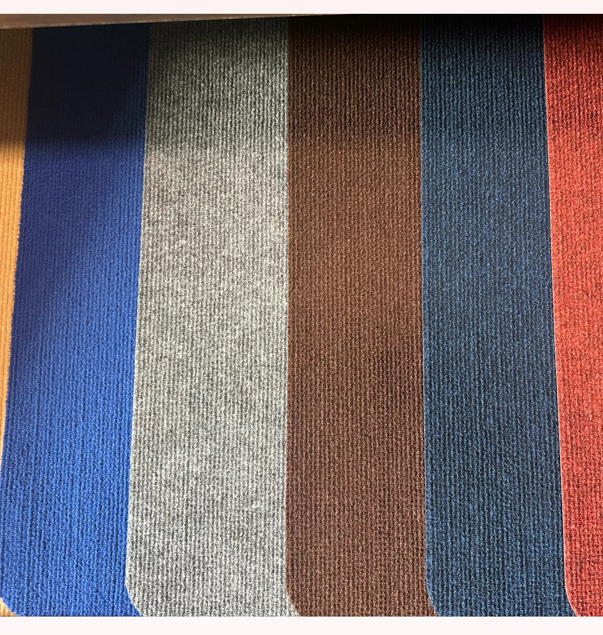 100% nonwoven polyesterfacing  carpet with various anti slip  backing  roll mat