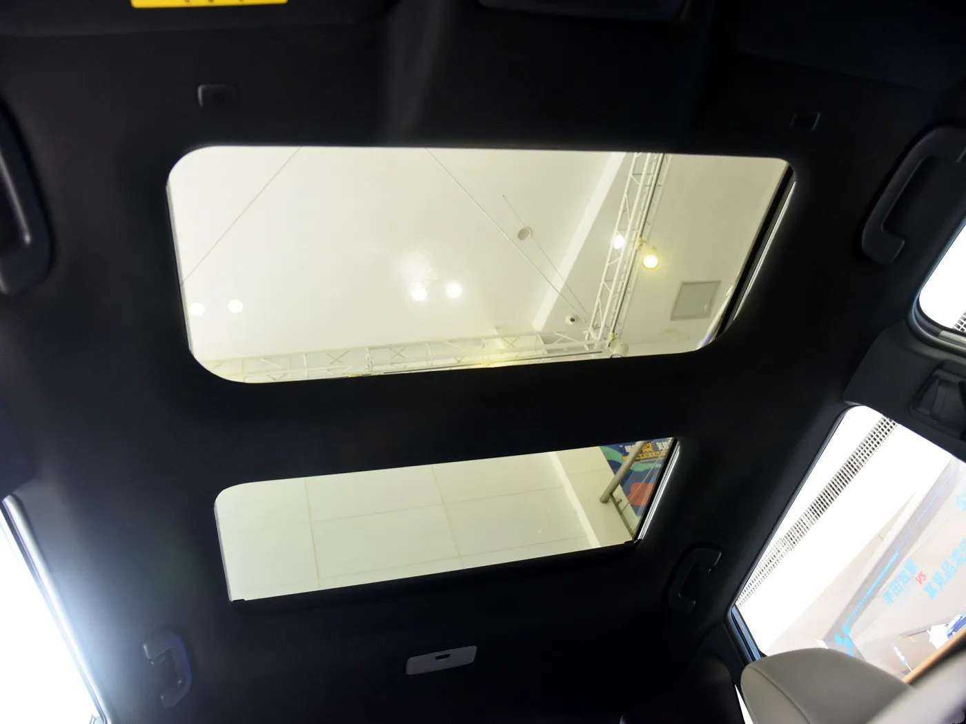 High-quality fast  Electric Mid-size SUV car Of Toyota- BZ4X Electric Suv 2023 New Model EV