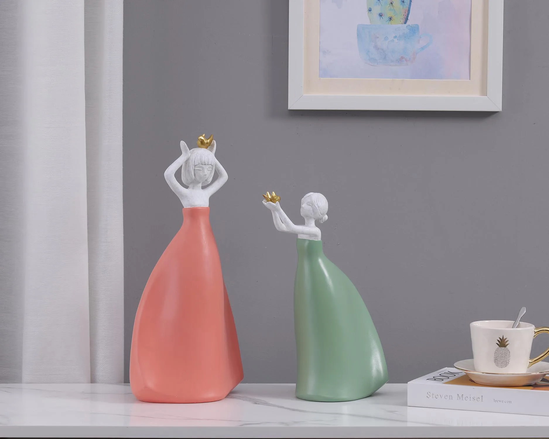 Minimalistic Modern Home Office Desk House Item Dancing Girl Resin Unique Decoration