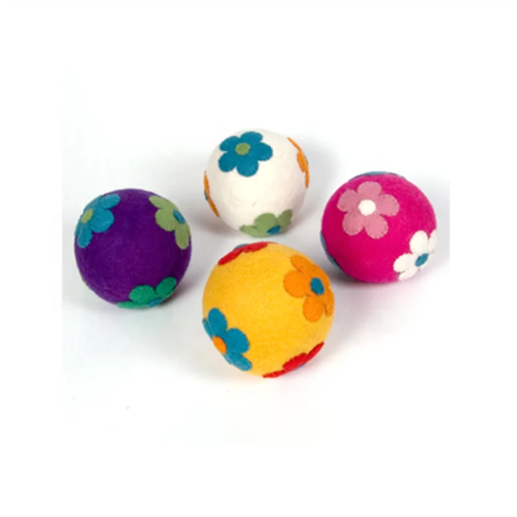 Handmade Pure Wool Balls Colorful Decorative 100% Wool Felt Balls For Christmas Decoration
