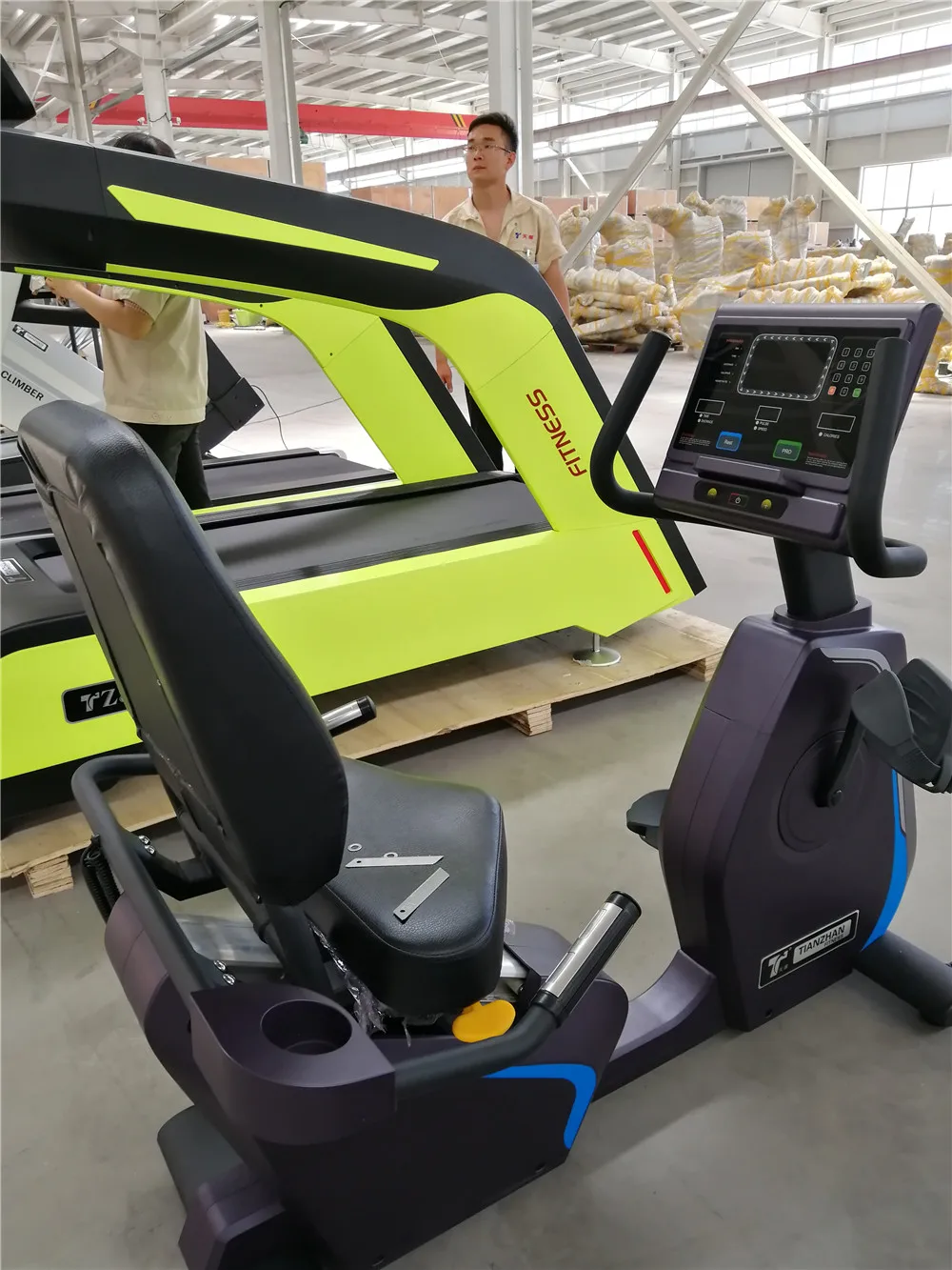 TZ-2020B Commercial Recumbent Bike LED Display with Steel Material for Universal Exercise Applications