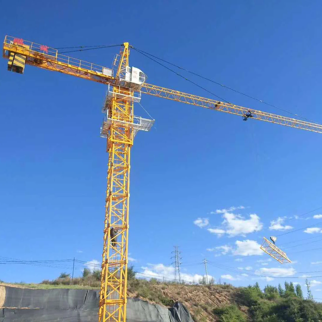 Low Cost Small Size Construction Machine 5 Tons Tower Crane on Chassis for Sale
